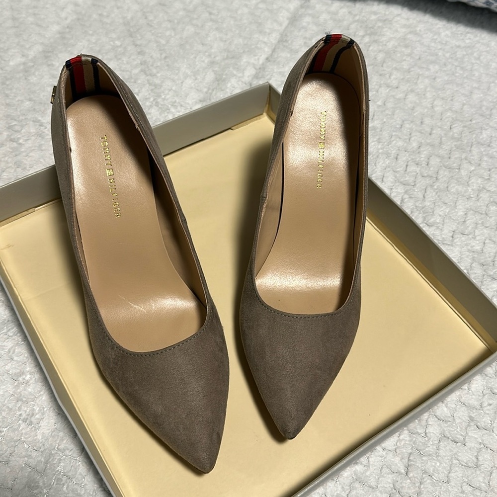 Tommy Hilfiger heels, 6M, Grey Suede